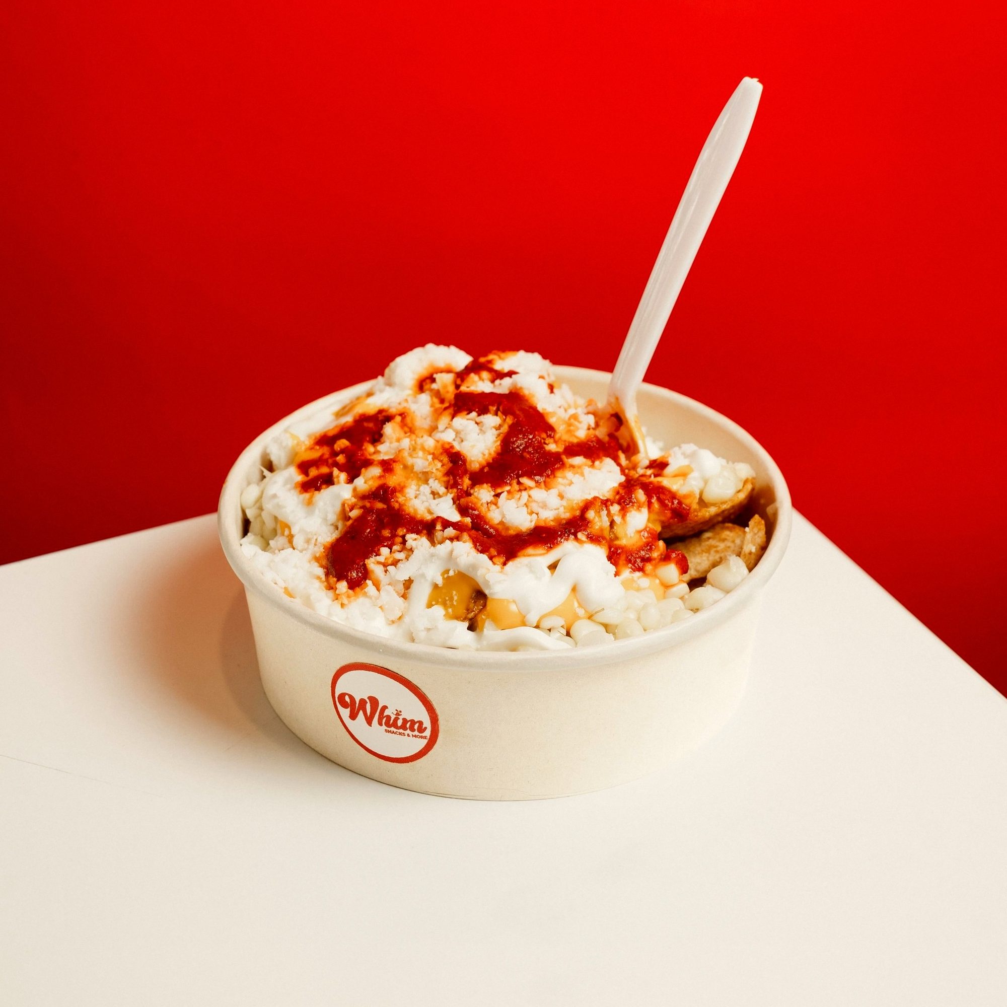 Bowl Whim sobre rojo